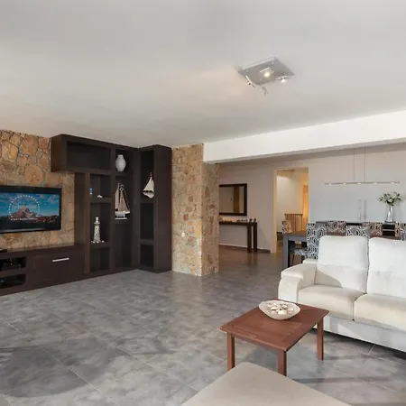 Lejlighed Lets Holidays With Sea Views In Cala Salions *